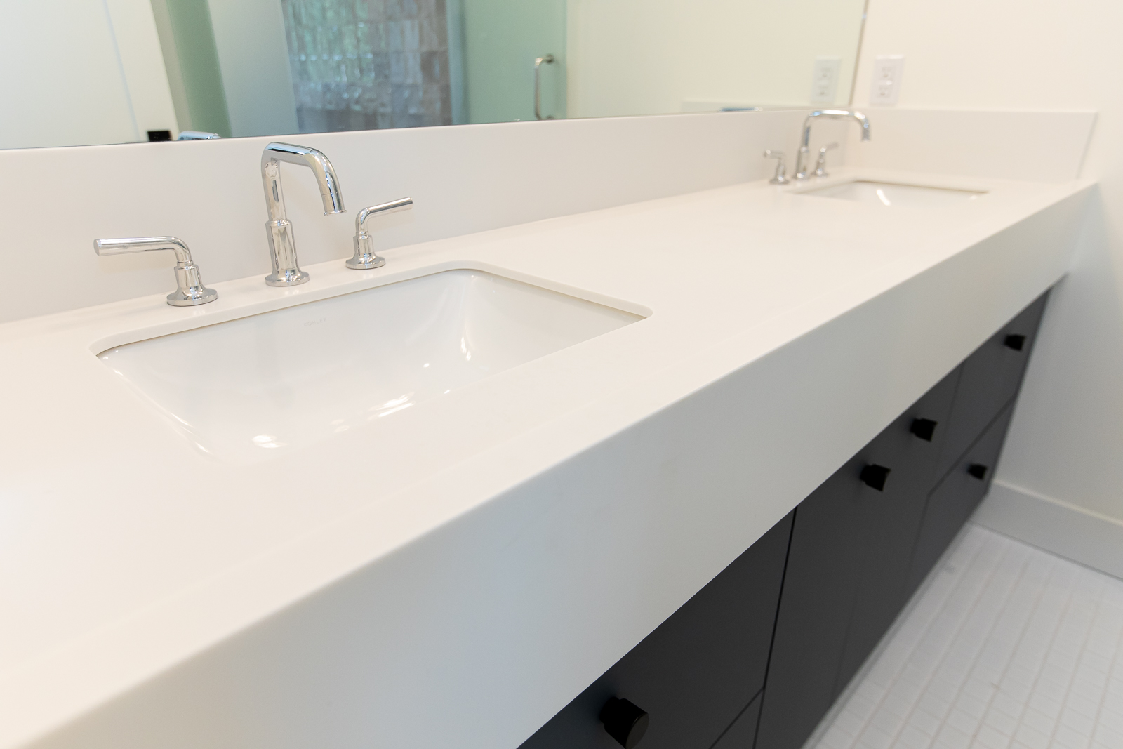 The Difference Between Materials: Solid Surface Vs. Quartz