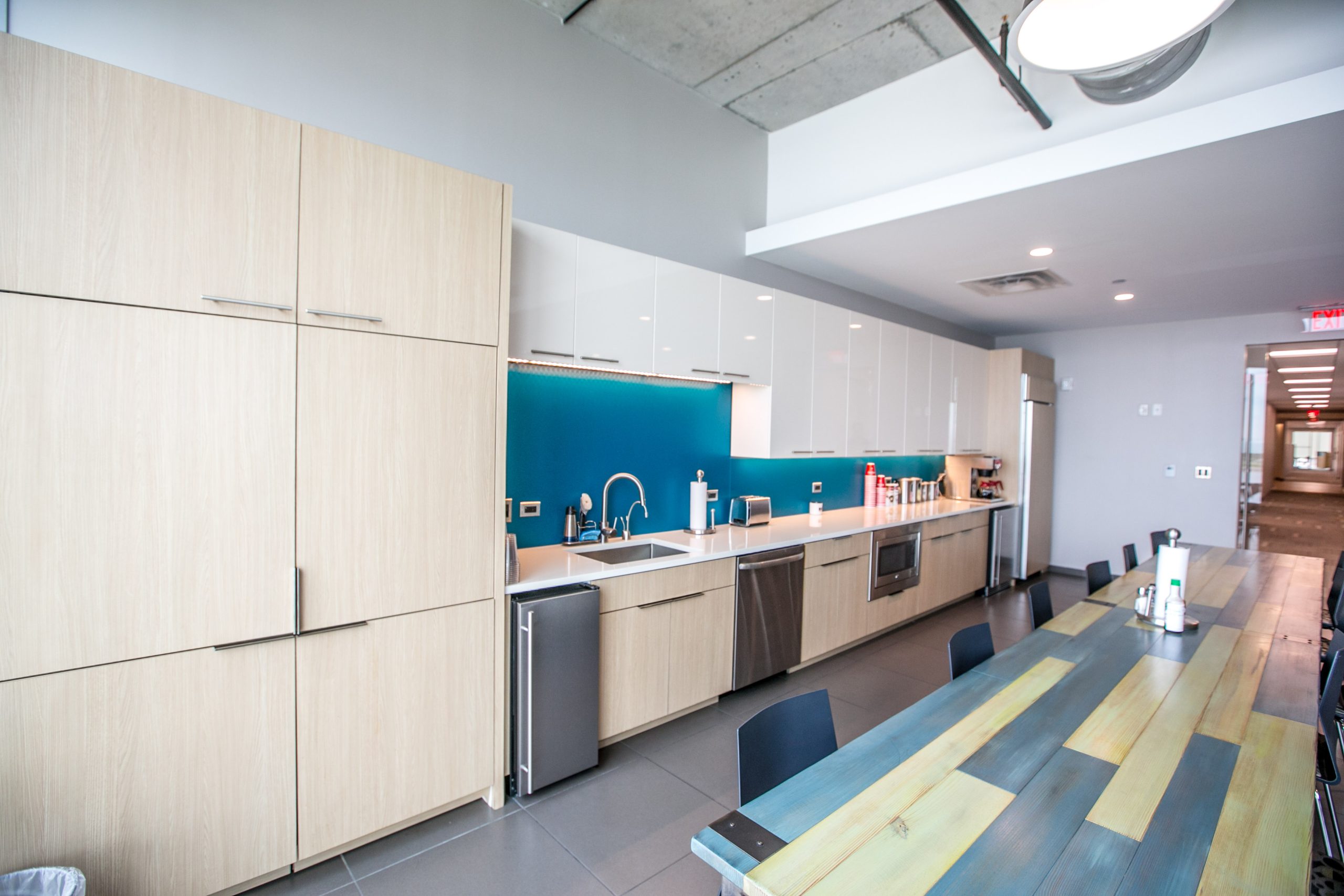 IBM Building, Benefits of Frameless Cabinets: Functionality Meets Style