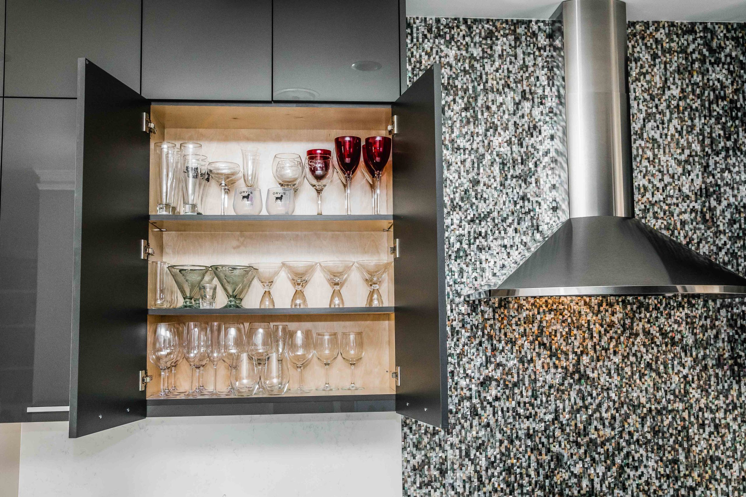 Scott Residence, Benefits of Frameless Cabinets: Functionality Meets Style