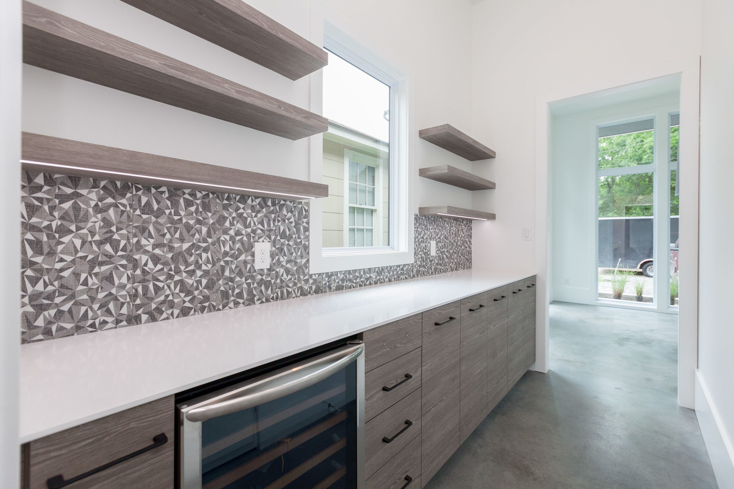 Steele Blvd, Benefits of Frameless Cabinets: Functionality Meets Style